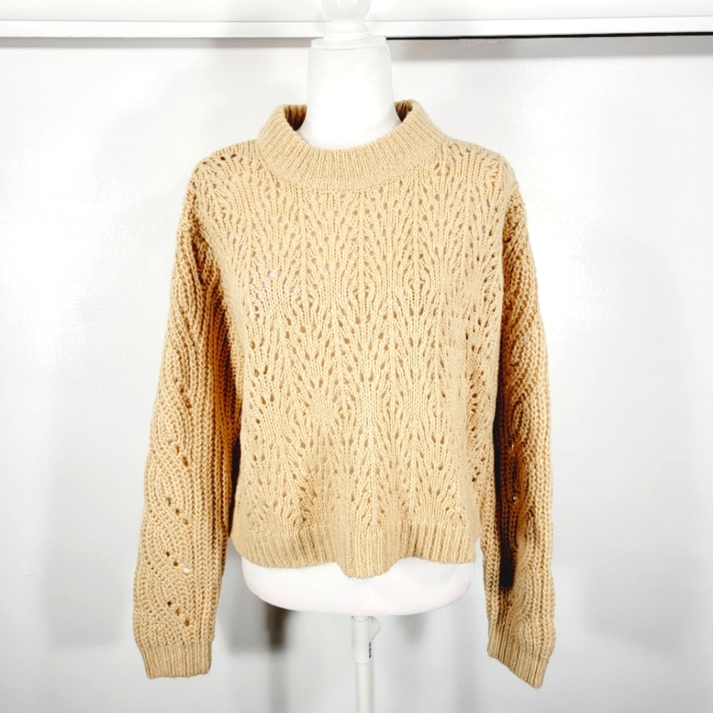 NWT Tan Crew Neck Cropped Cable Knit Sweater, Size Large